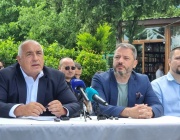 Делян Добрев се оттгеля от парламента