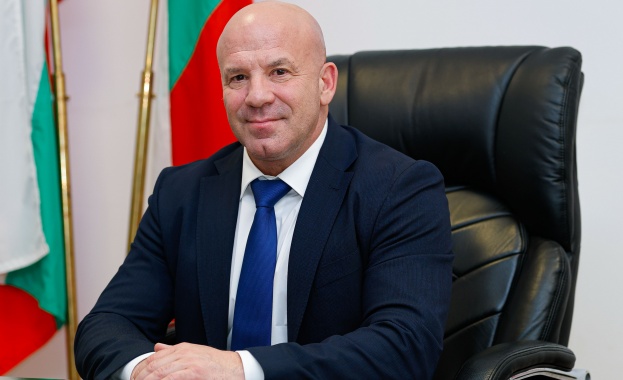 УВАЖАЕМИ БЪЛГАРСКИ ОЛИМПИЙЦИ СКЪПИ СПОРТИСТИ ТРЕНЬОРИ СПОРТНИ РЪКОВОДИТЕЛИ ДЕЯТЕЛИ И