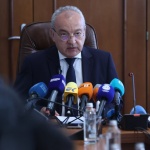 Министър Гълъб Донев: Няма да отнемаме права и няма да намаляваме доходи
