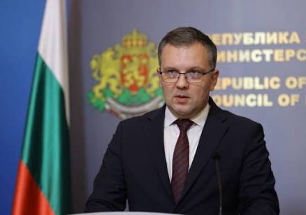 Министър Найденов поиска проверки по случай с висок обществен интерес, свързан с реабилитация на лице, осъждано за престъпления срещу деца