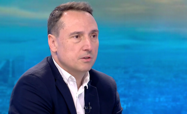 „Маркет Линкс“: Доверието в премиера Радев пада, Пеевски - с рекордно високо недоверие от 90%  