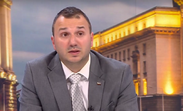 Това което се случва в парламента е наследство от предходното