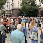 Протестиращи срещу кабинета "Радев" се събраха в центъра на София
