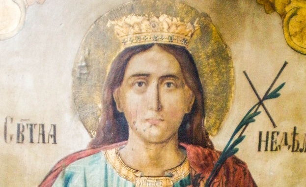 Св вмчца Неделя
Света великомъченица Кириакия е родена през III век