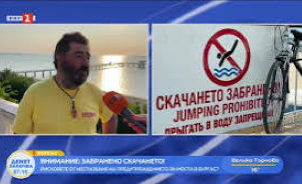 Въпреки забраната младежи продължават да скачат от Моста в Бургас