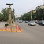 Разделителен остров на Орлов мост с цел безопасност на движението в района