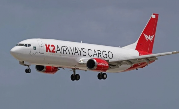 Пакистански товарен самолет Boeing 737 с петима членове на екипажа