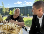 Обич, труд и добри съседи: Рецептата за 100 години щастлив живот