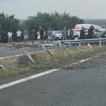 Тир скъса мантинела и удари две коли в насрещното на автомагистрала "Тракия", има загинал човек и двама ранени
