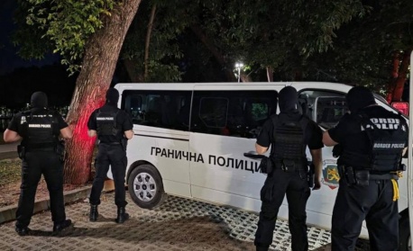 Разбиха схема с коли под наем за 900 000 евро, десет души са задържани
