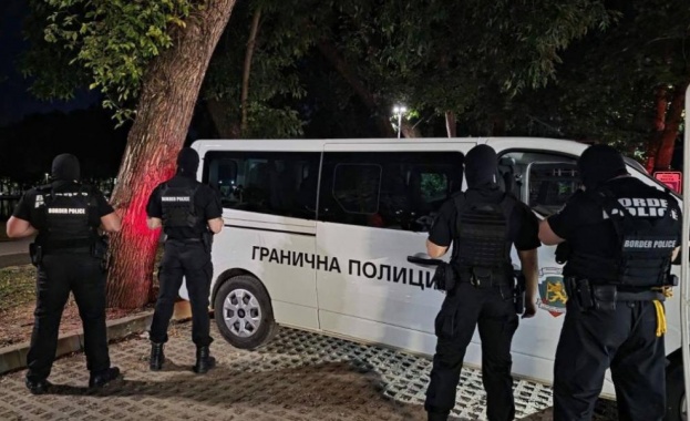 Десет души са задържани при операция на Главна дирекция Гранична