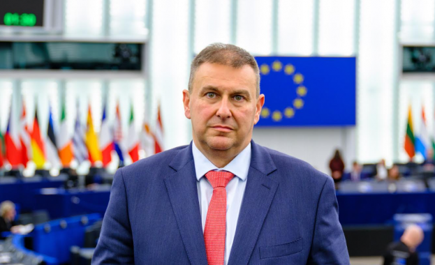 Евродепутати сред които и Емил Радев ГЕРБ ЕНП настояват за