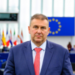 Евродепутати настояват за по-строг контрол върху рекламите на онлайн хазарт