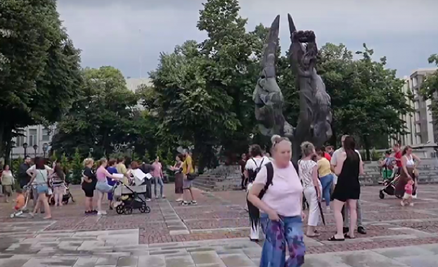 Майки от цялата страна се готвят за нов протест с