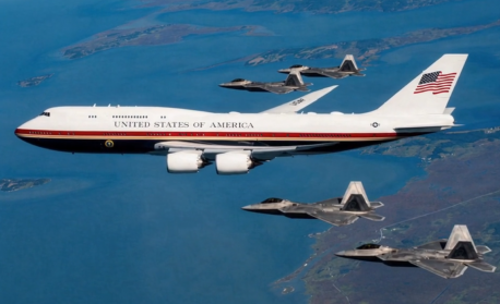 Как Air Force One защитава президента