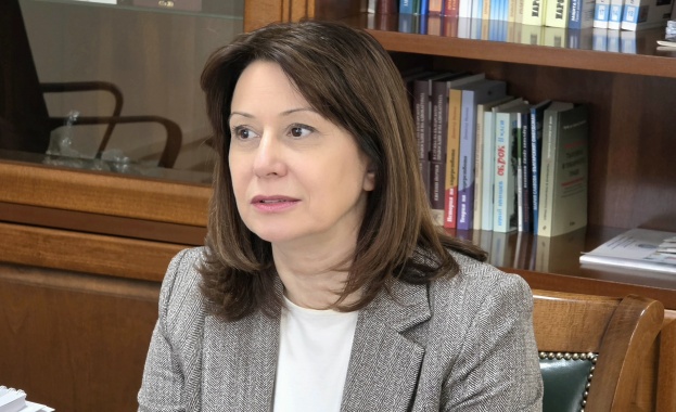 Омбудсманът Велислава Делчева подкрепя внесените и приети от Комисията по