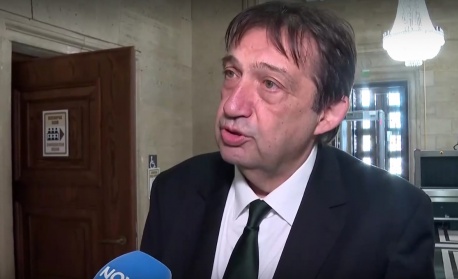 Министър Шишков: Ще имаме експертно решение дали мантинелите да бъдат сменени с бетонни