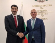 Министър Илин Димитров обсъди с посланика на ОАЕ възможностите за подобряване на въздушната свързаност с далечни пазари и за партньорство в туристическото образование
