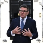 Нов кабинет във Великобритания: Премиерът Анди Бърнам смени ключови министри
