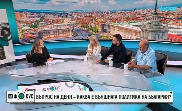 Скандалът около участието на външния министър Велислава Петрова в срещата