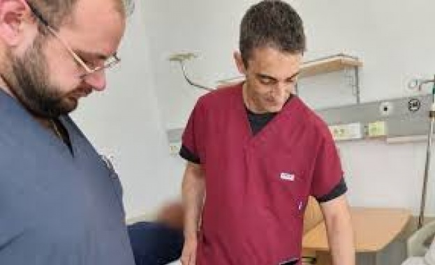Лекари от Клиниката по съдова хирургия на УМБАЛ Бургас спасиха