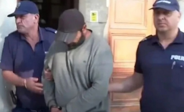 Секретен патрул на полицията разпознава и залавя издирвания 40 годишен