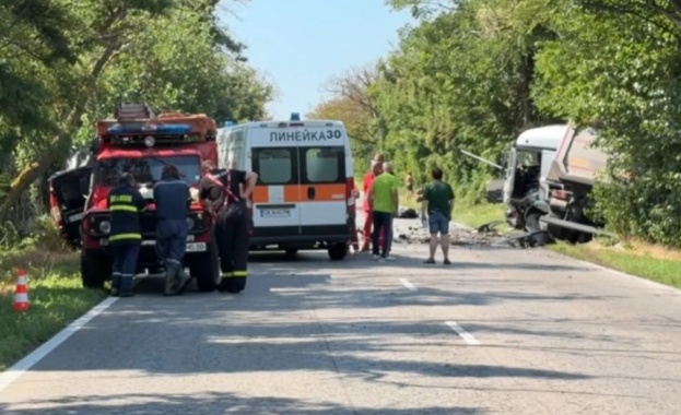 Четирима души са загинали в тежка катастрофа станала на пътя