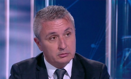 Александър Николов: Скоро литър бензин може да надхвърли 2 евро, ако ескалацията в Персийския залив продължи