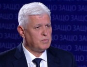 Министър Димитър Стоянов : Самолетите в авиобаза „Безмер“ водят тренировъчни полети, спокойна е обстановката