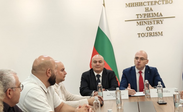 Министърът на земеделието и храните Пламен Абровски участва в среща