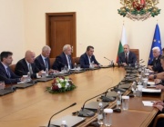 Премиерът Радев на среща с министри и службите: Няма пряка заплаха за сигурността на България