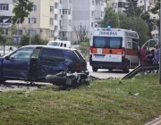 Моторист загина на място при сблъсък с две коли във Варна