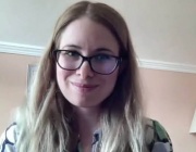 Как работещите майки приемат предложението за по-високо обезщетение при по-ранно връщане на работа