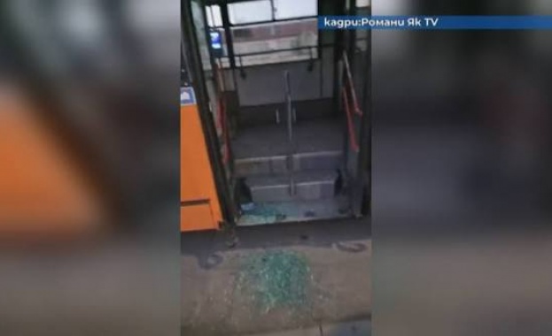 Шофьор на автобус на градския транспорт пострада при нападение в столичния квартал "Христо Ботев", задържан е 17-годишен младеж