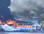 Пожар избухна на туристически кораб в Турция, 115 пътници, включително деца, са били принудени да скочат в морето със спасителни жилетки
