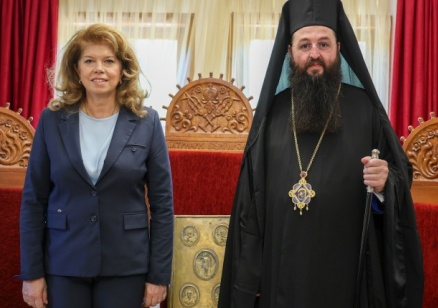 Президентът Илияна Йотова присъства на храмовия празник на Троянския манастир