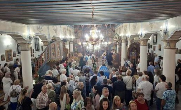 Патриарх Даниил оглави празничната литургия в храма "Успение Богородично" в Кюстендил