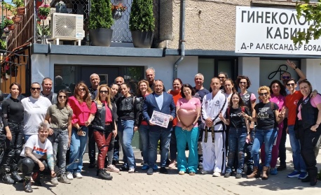 Кампанията „Предай нататък – спаси живот“ обикаля страната: Жените мотористи и лекари-доброволци с мащабна акция срещу  рака на гърдата
