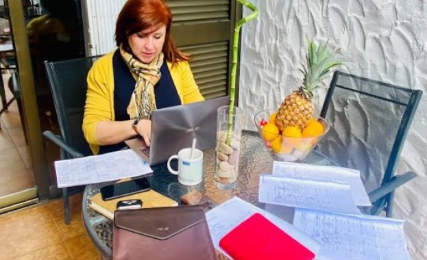 Писателката Бойка Николас спечели Международния литературен конкурс „Изящното перо-2026“ в Чикаго