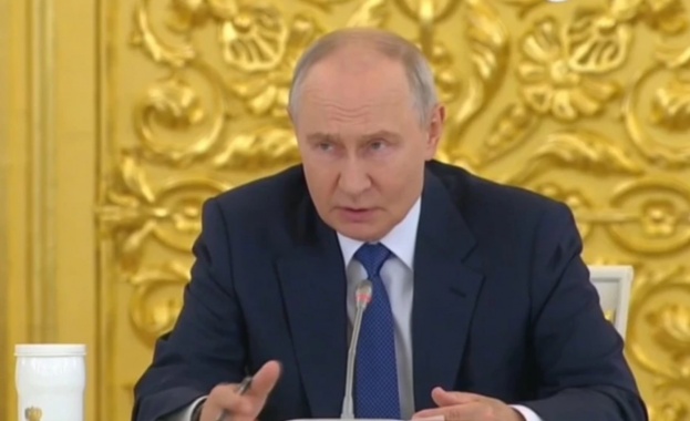 Путин каза, че украинските атаки нямат „критични последици“ и нареди да се възстановят изгорелите складове на Wildberries