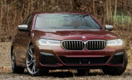 BMW с потенциален риск от преобръщане в десетки хиляди коли