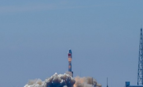 Китай успешно изстреля ракета, носеща седем спътника