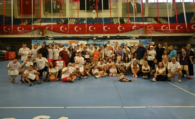 Приобщаващ спорт без граници: обучение #EmpowerSport и лагер #InSport в Турция