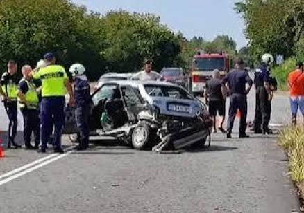 Катастрофа между два автомобила затруднява движението по пътя София – Варна