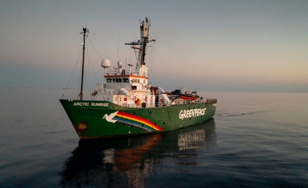 Arctic Sunrise пристига в Бургас след научно проучване на морските бозайници по Южното Черноморие