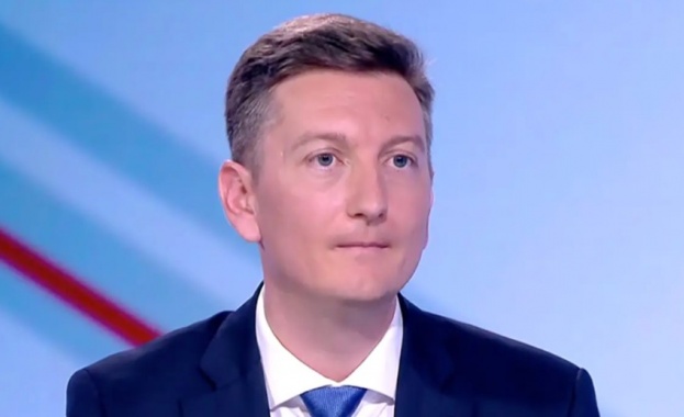Министър Иван Василев: Ще работим за честен и прозрачен машинен вот, съкращаваме над 20% от състава на министерството