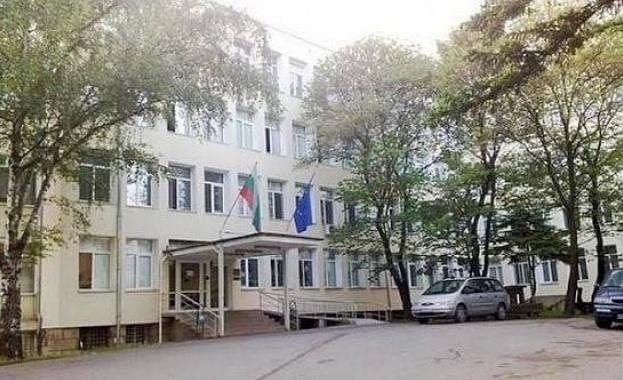 Стипендии за медицински сестри - Кюстендил с иновация за привличане на кадри за болницата