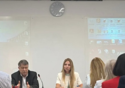 МОН: Всички учебници са доставени, ремонтите в близо 500 училища са приключили