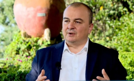 Министър Пламен Абровски: Учим предприятията да не правят глупости