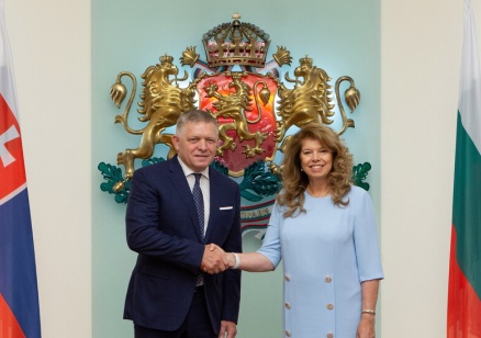 Президентът Йотова се срещна с министър-председателя на Словакия